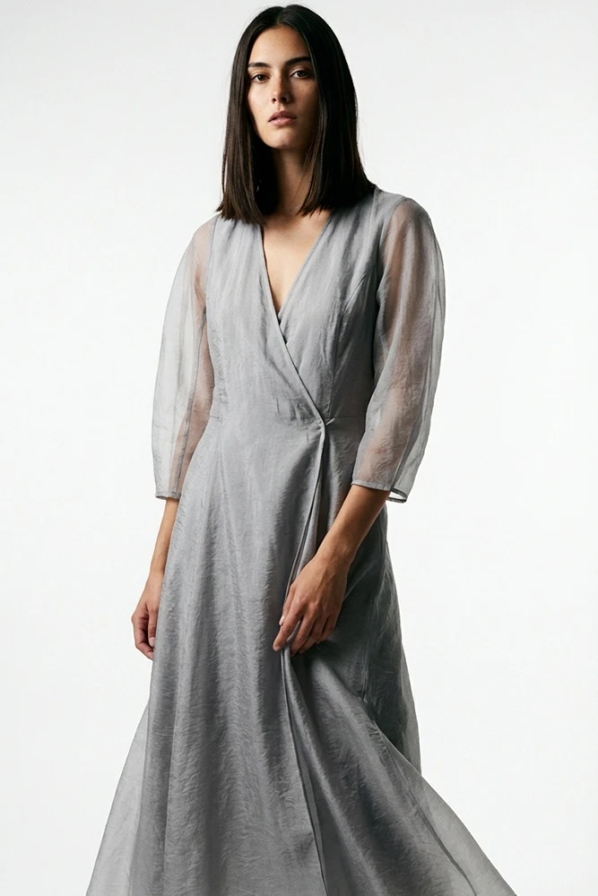 Платье миди приталенного силуэта из органзы