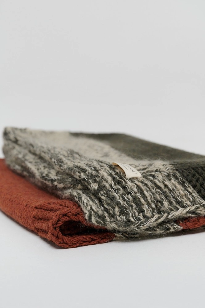 Плед ручной вязки из итальянской шерсти