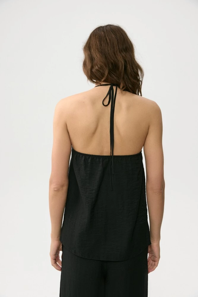 Топ-халтер из жатой ткани со льном