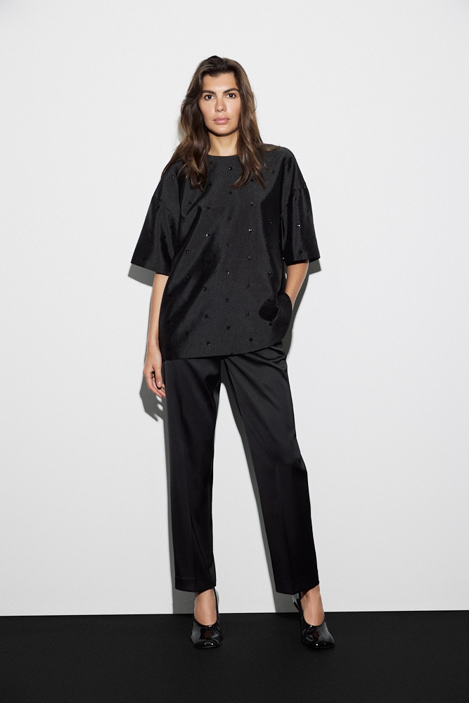 Топ оверсайз с вышивкой и бисером