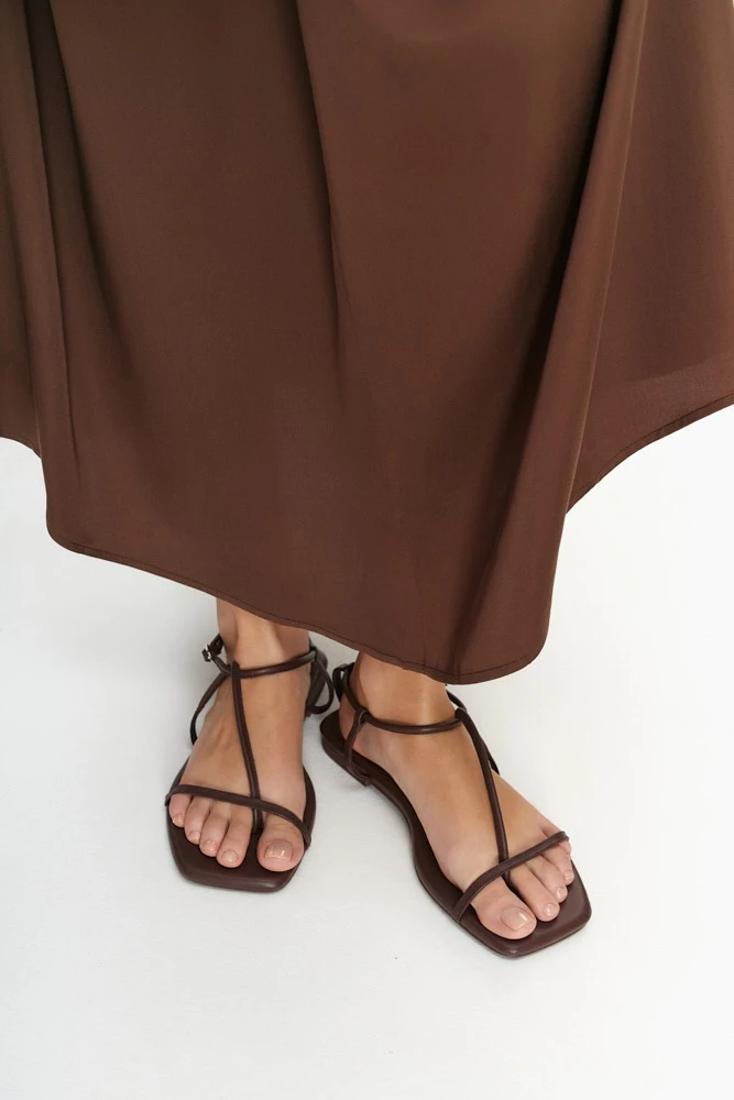 Босоножки на плоском ходу из кожи