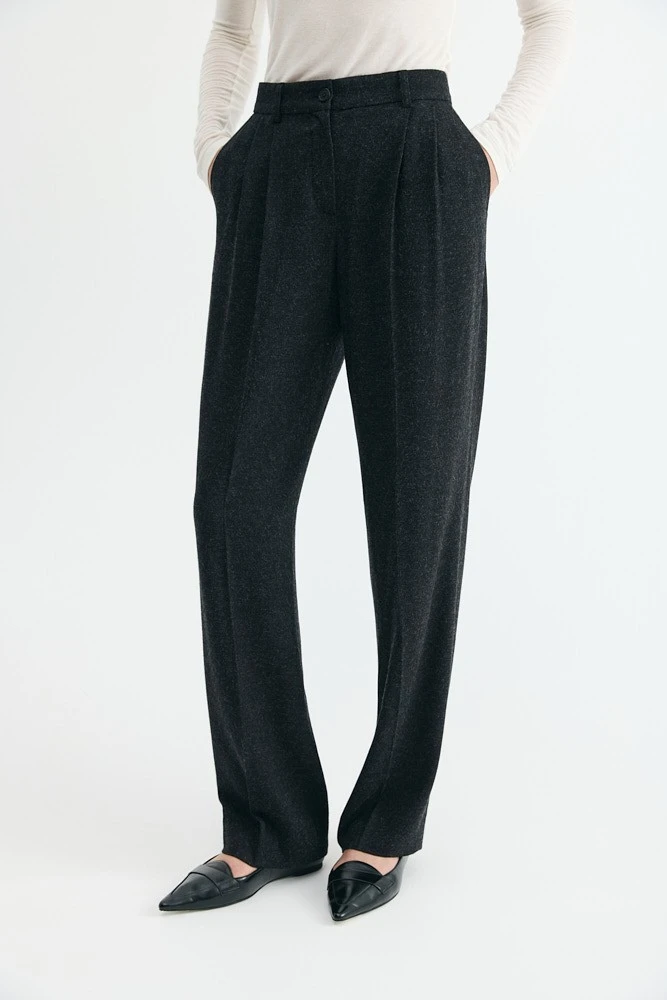 Брюки зауженные со средней посадкой