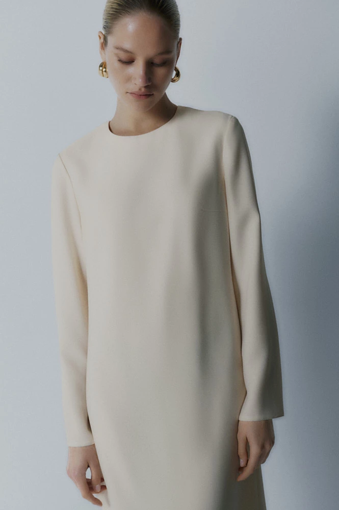 Платье длина макси полуприлегающего силуэта