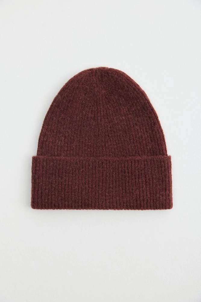 Шапка с отворотом из шерсти с альпака