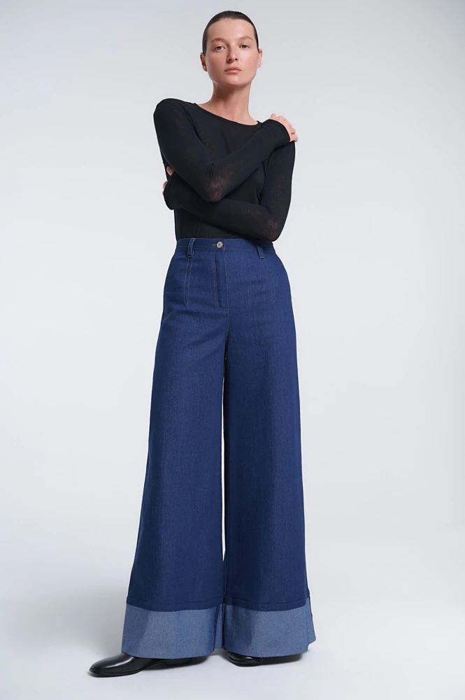 Широкие джинсы с высоким отворотом