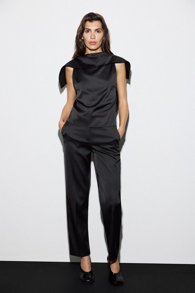 Топ с открытой спиной из атласной ткани