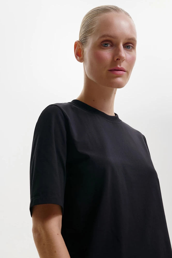 Футболка базовая с удлиненным рукавом