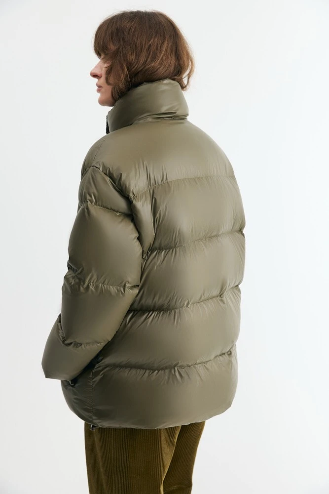Пуховик укороченный с воротником-стойкой
