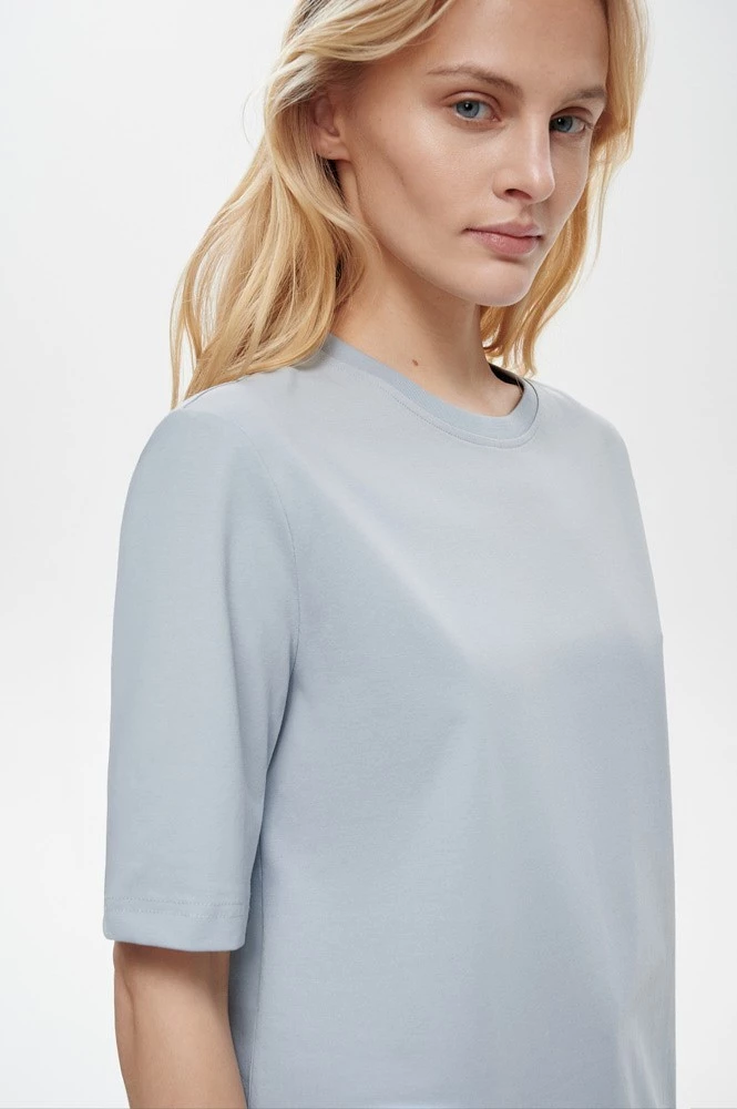 Футболка базовая с удлиненным рукавом