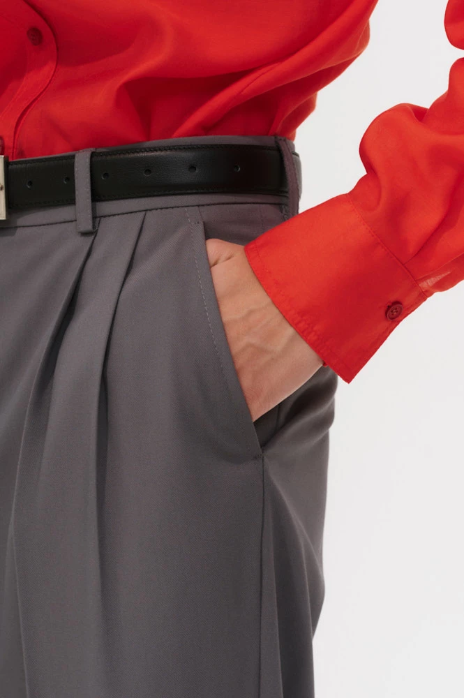 Брюки зауженные со средней посадкой