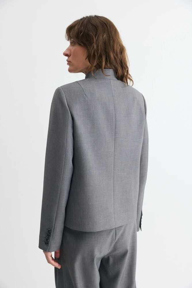 Жакет однобортный укороченный