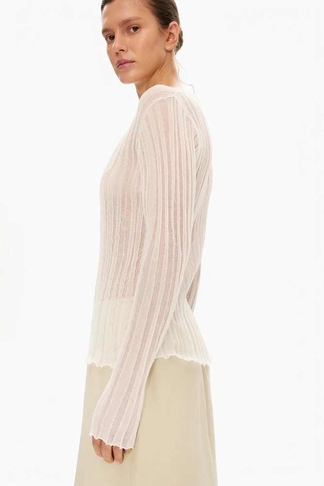 Лонгслив из фактурного трикотажа