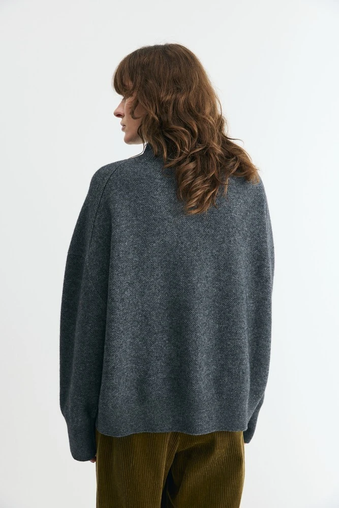 Свитер оверсайз из шерсти с принтом