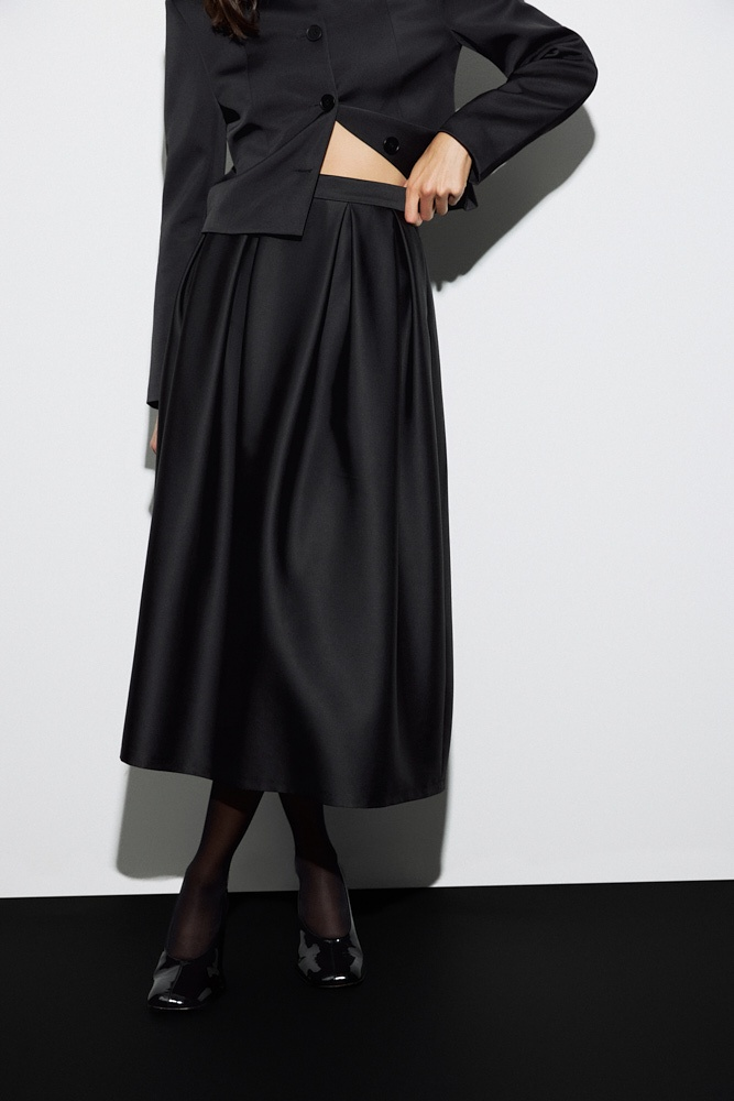 Юбка миди с встречными складками