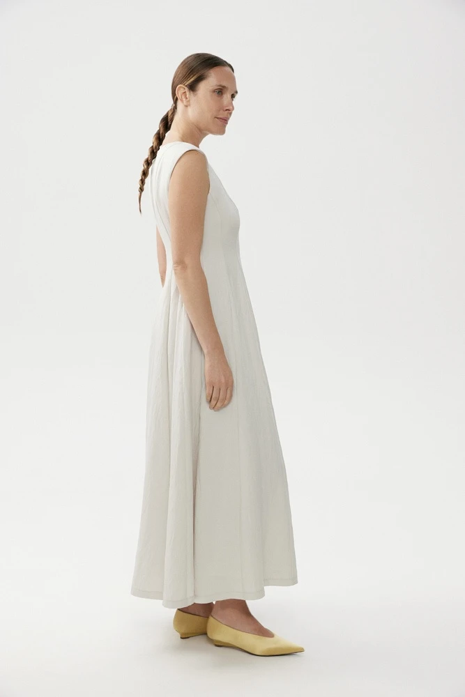 Платье макси приталенное из жатой ткани