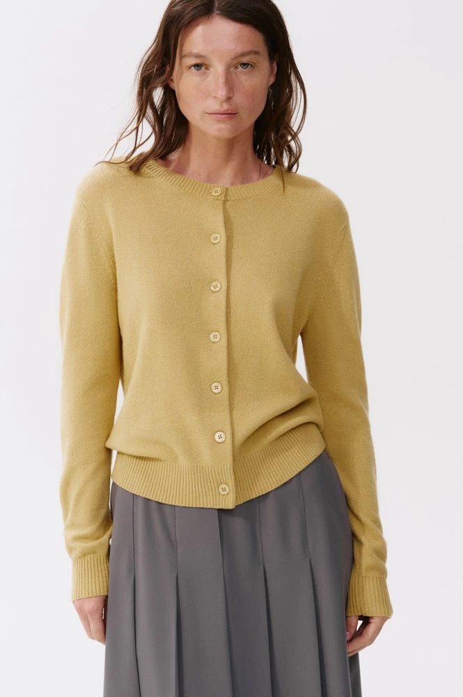 Кардиган тонкий приталенного кроя