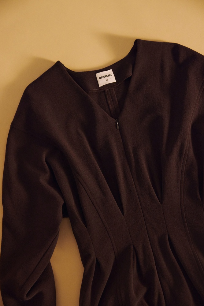 Платье силуэт песочные часы из премиальной итальянской шерсти