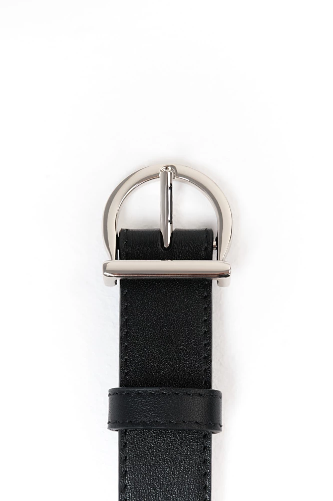 Ремень с полукруглой пряжкой