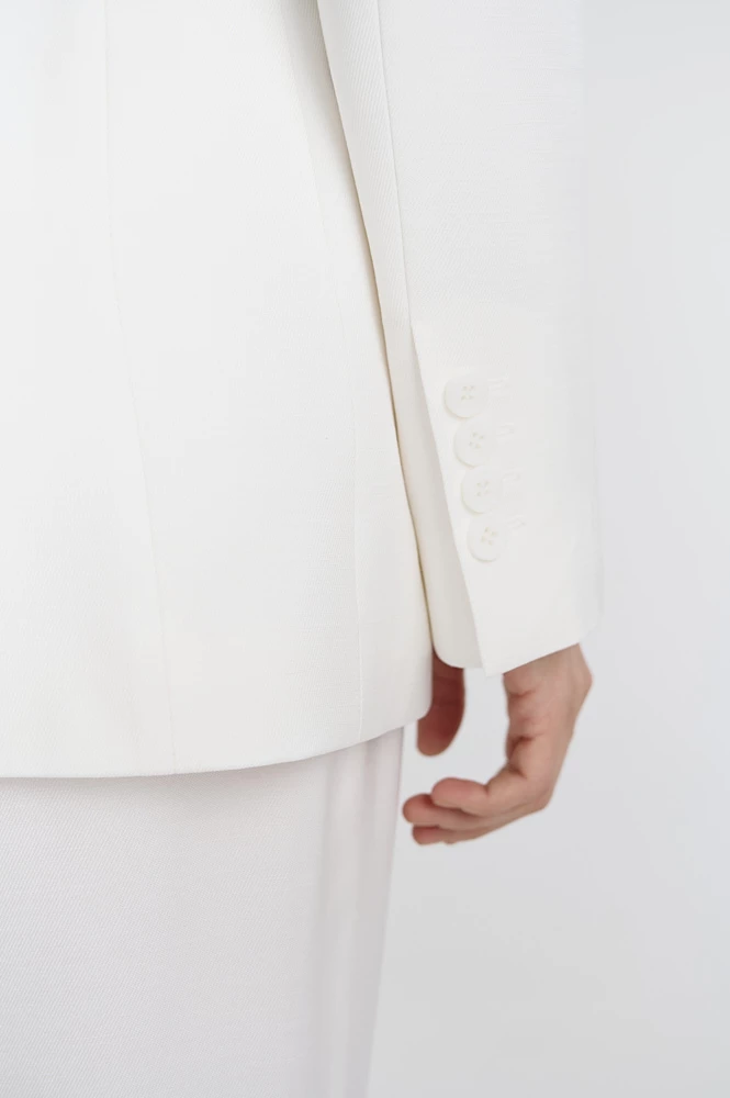 Жакет однобортный приталенного силуэта