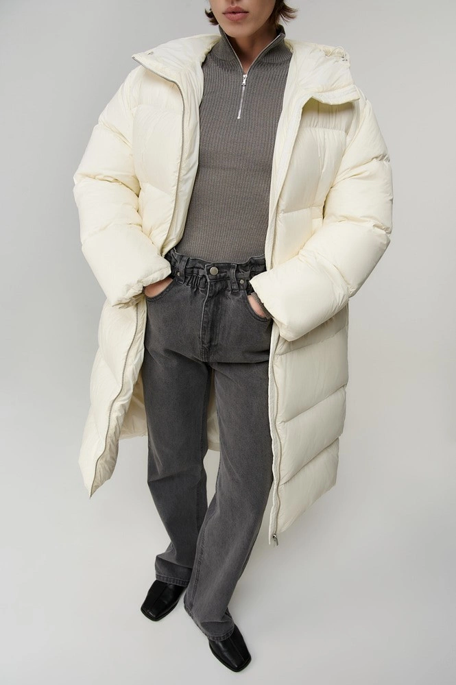 Пуховик миди стеганный с капюшоном