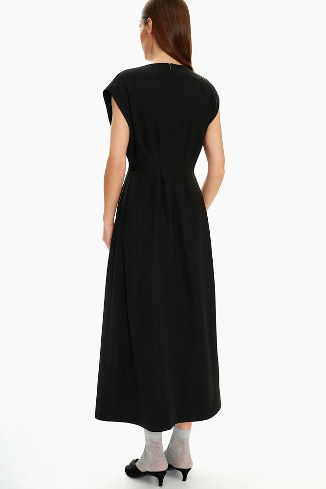 Платье миди без рукава