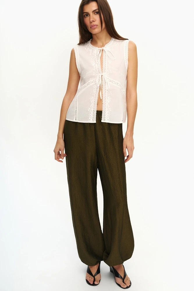 Брюки широкие с кулиской по низу