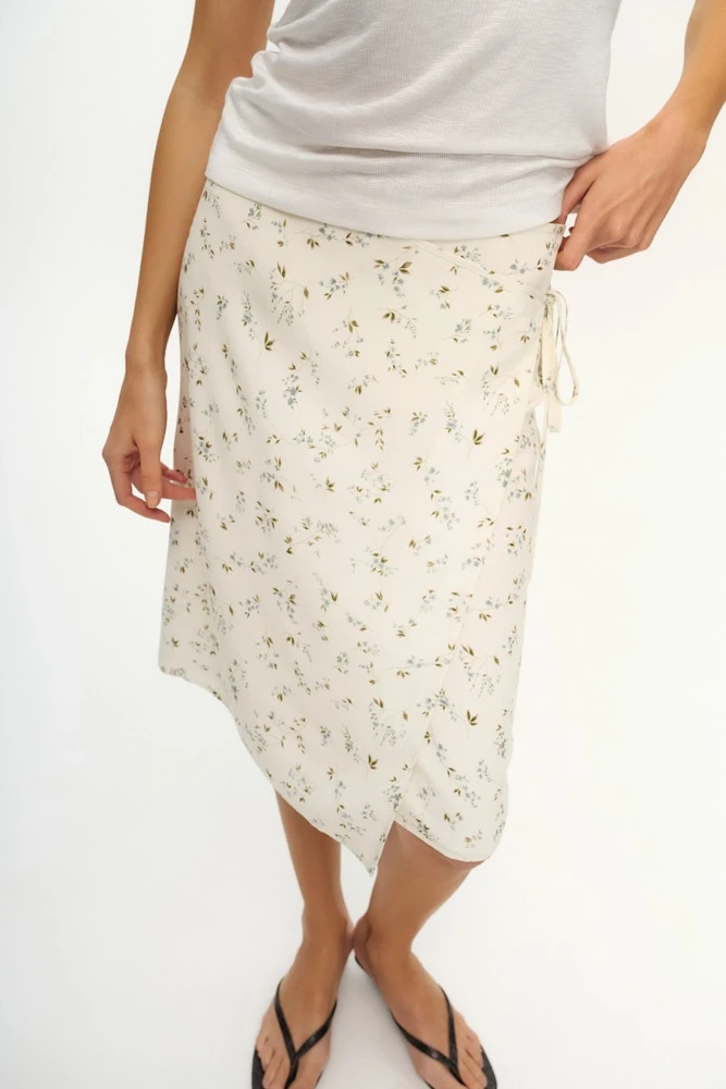 Юбка миди на запахе с цветочным принтом