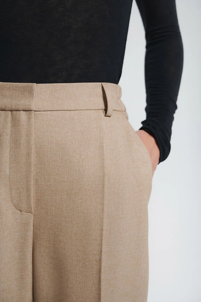 Брюки зауженные со стрелками