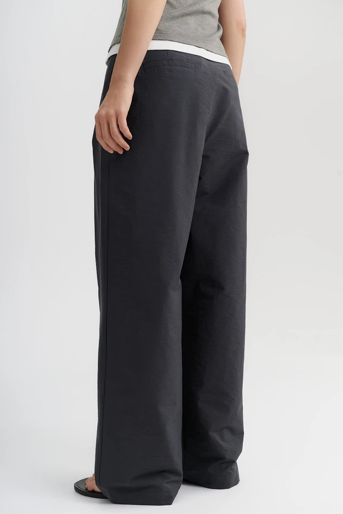 Брюки широкие со складками