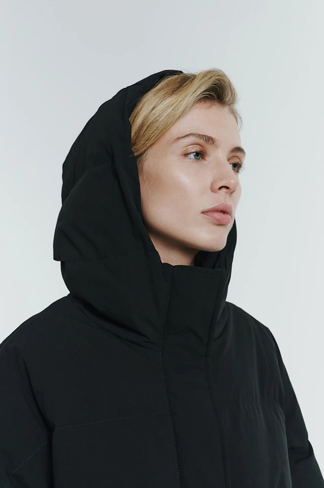 Пуховик миди с капюшоном