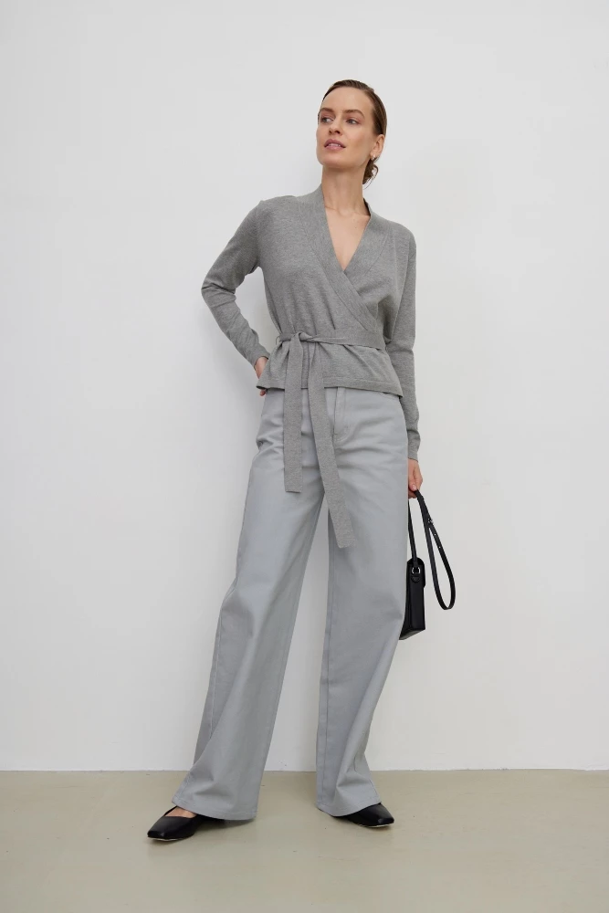 Пуловер на запахе