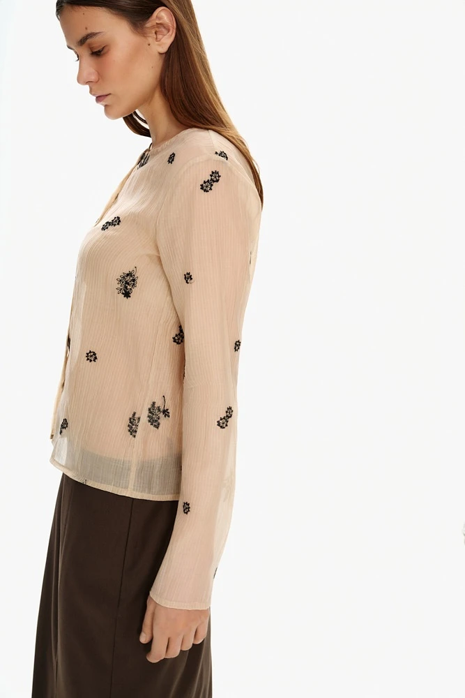 Блуза прозрачная с вышивкой