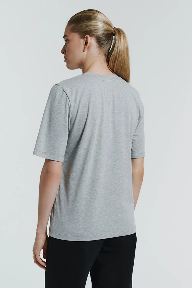 Футболка базовая с удлиненным рукавом