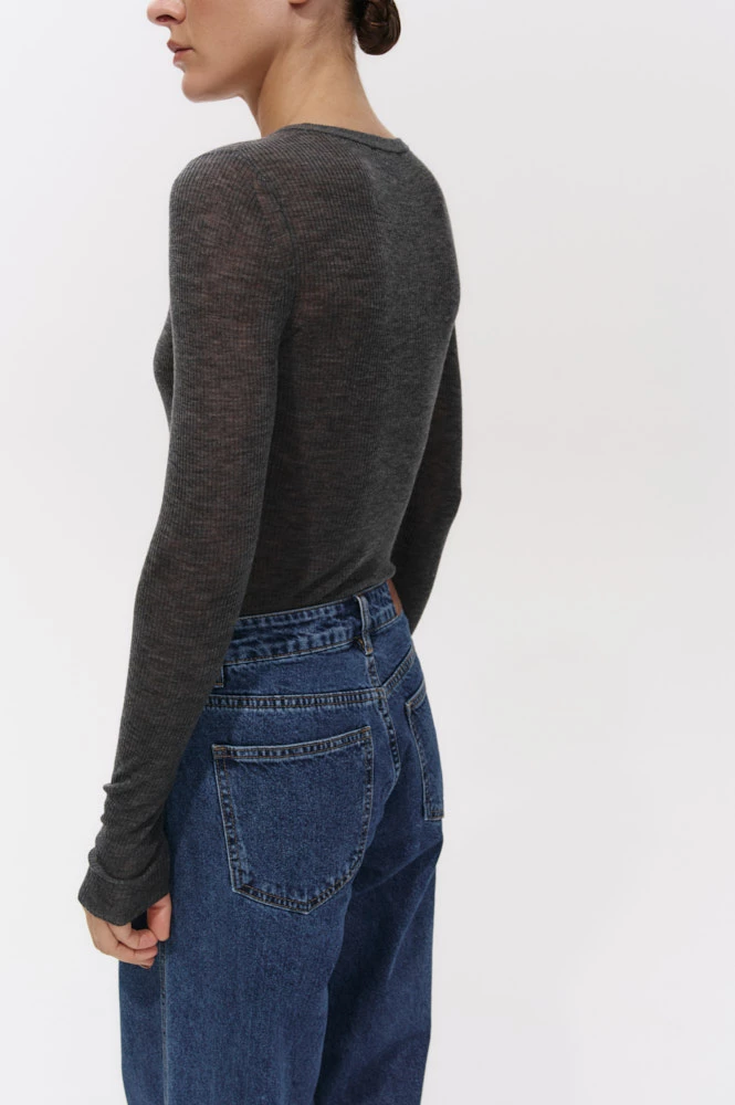 Джемпер прозрачный из тонкой шерсти