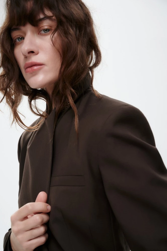 Жакет двубортный приталенный