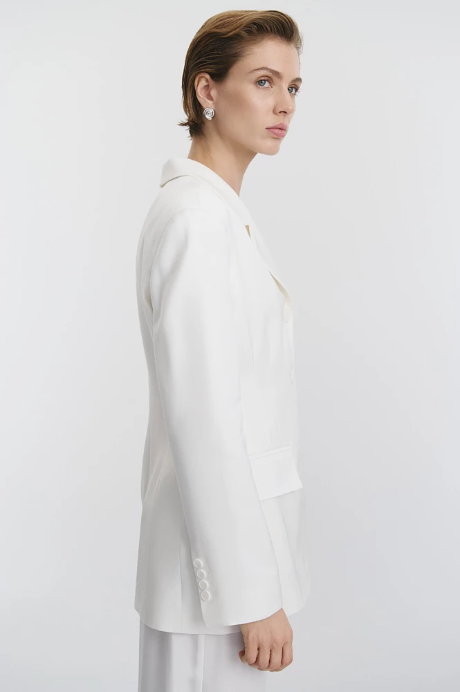 Жакет однобортный приталенного силуэта