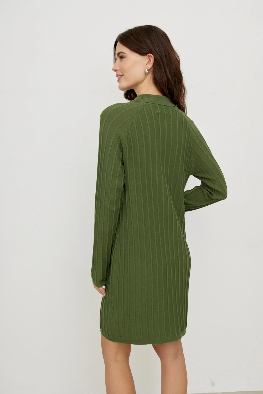 Платье трикотажное с застежкой на пуговицы мини