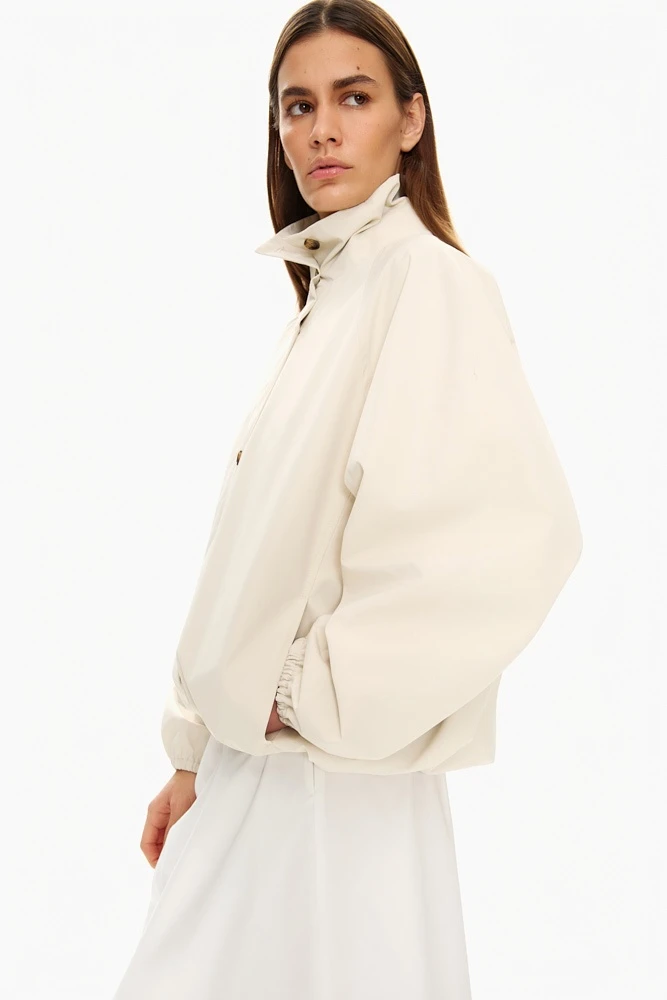 Куртка-бомбер с высоким воротником