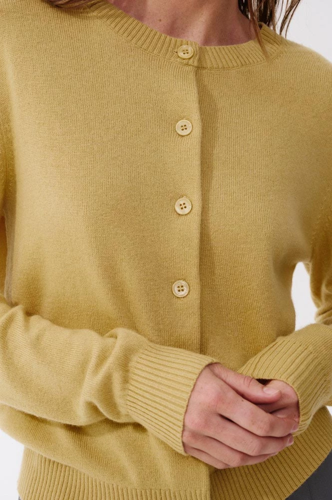 Кардиган тонкий приталенного кроя