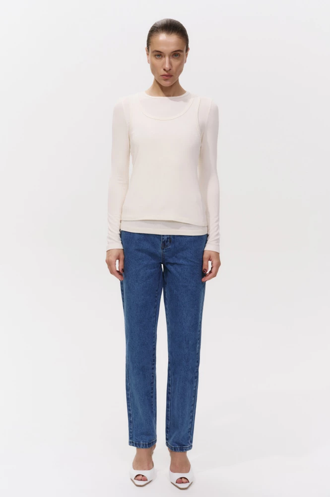 Джинсы зауженные