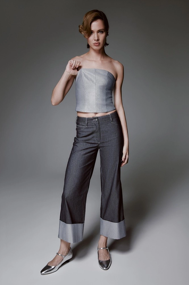 Джинсы с подворотами из денима с металлизированной нитью