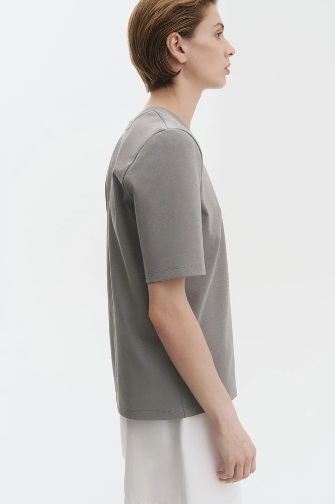 Футболка базовая с удлиненным рукавом