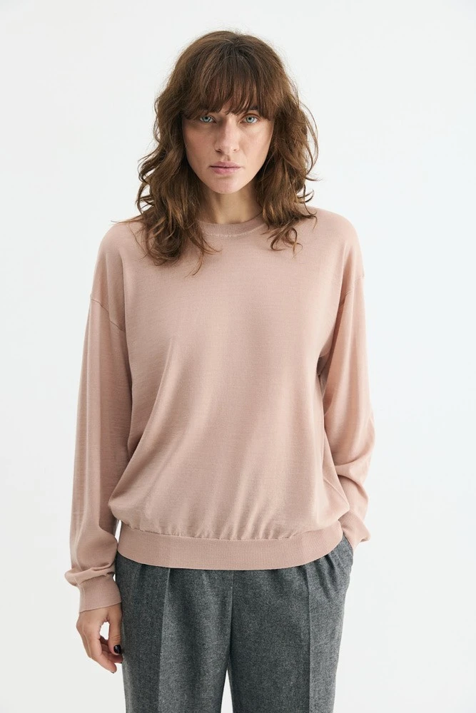 Джемпер тонкий из шерсти