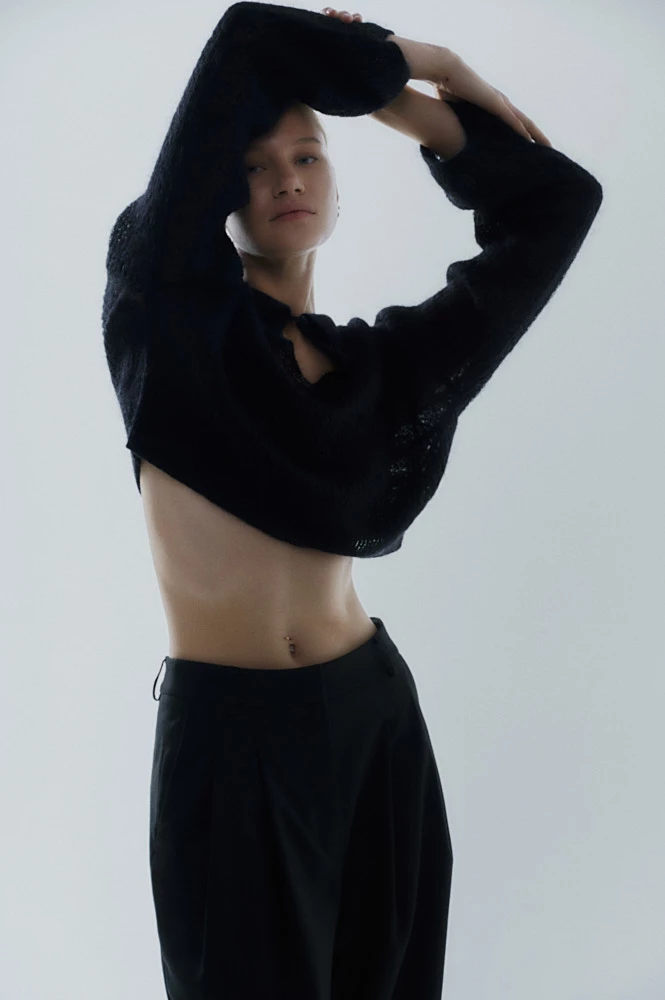 Джемпер-паутинка с воротником