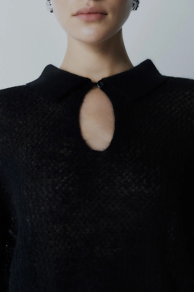 Джемпер-паутинка с воротником