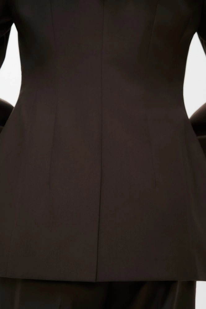 Жакет двубортный приталенный