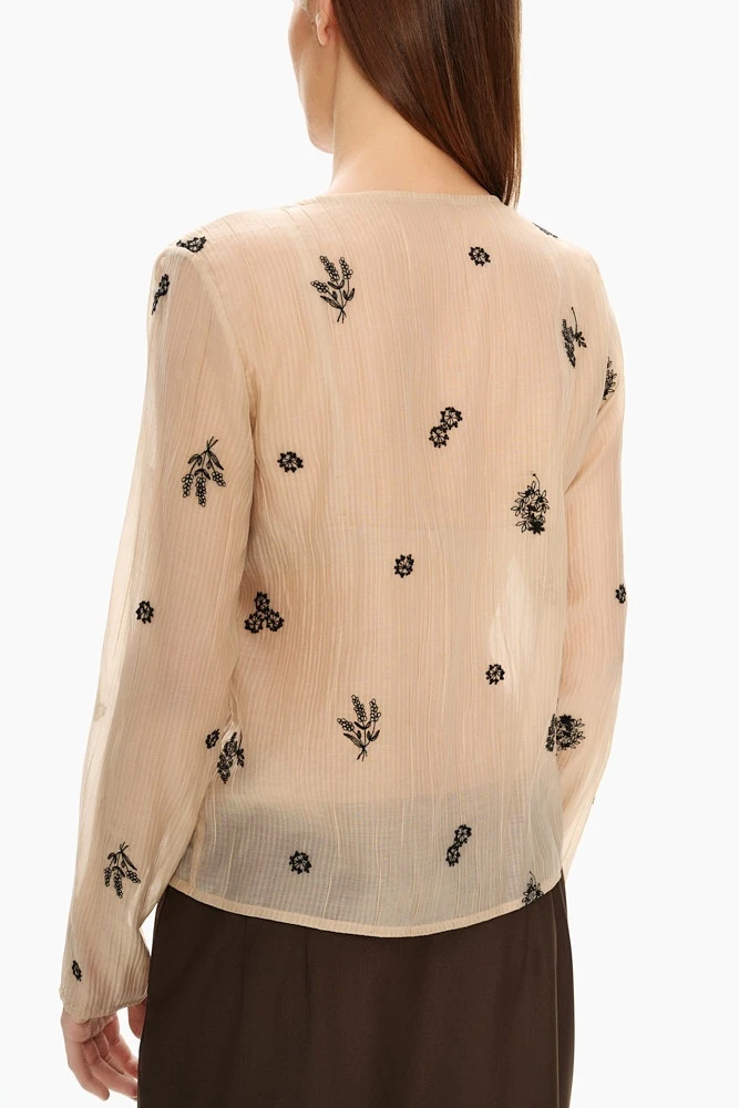 Блуза прозрачная с вышивкой