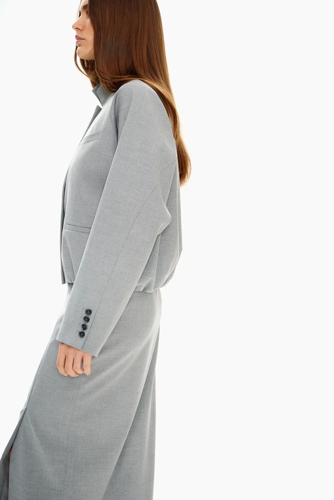 Бомбер из костюмной ткани