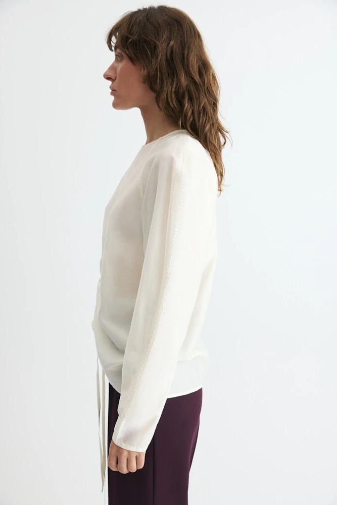 Блуза полупрозрачная О-силуэта