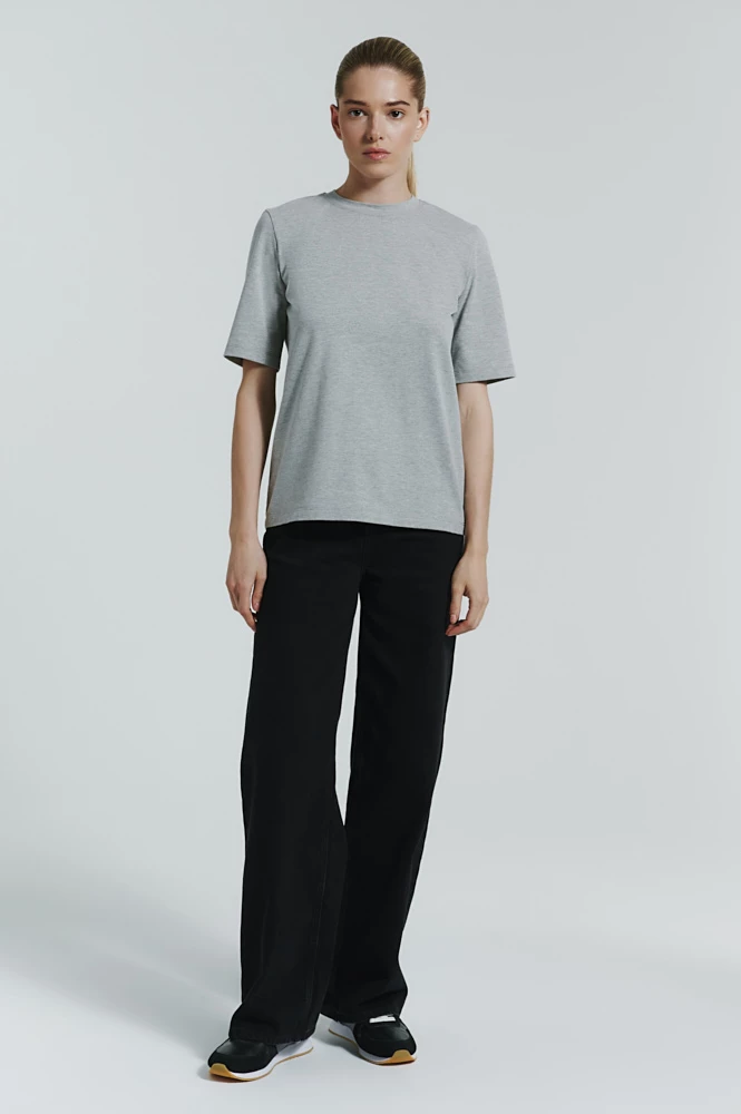 Футболка базовая с удлиненным рукавом